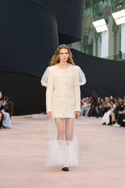 Look 5